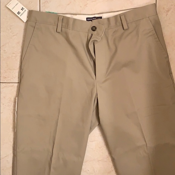 Dockers Men’s Easy Khaki Classic Fit 34x30 - Picture 2 of 7